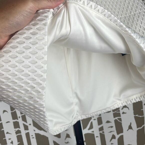 Express Fishnet Scuba Fabric Mini Skirt - Picture 4 of 7